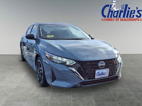 Used 2024 Nissan Sentra SR w/ SR Premium Package image 3