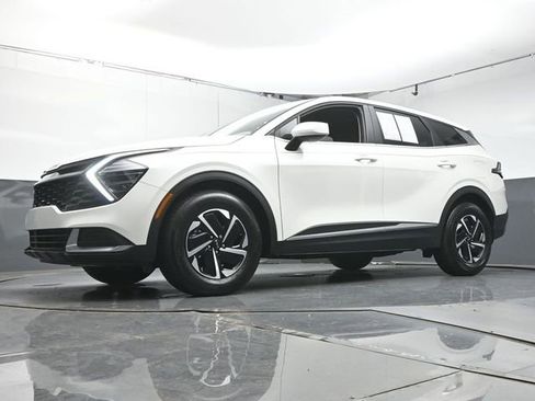 Used 2025 Kia Sportage LX FWD image 34