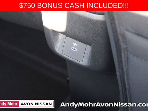 New 2025 Nissan Versa SR image 15