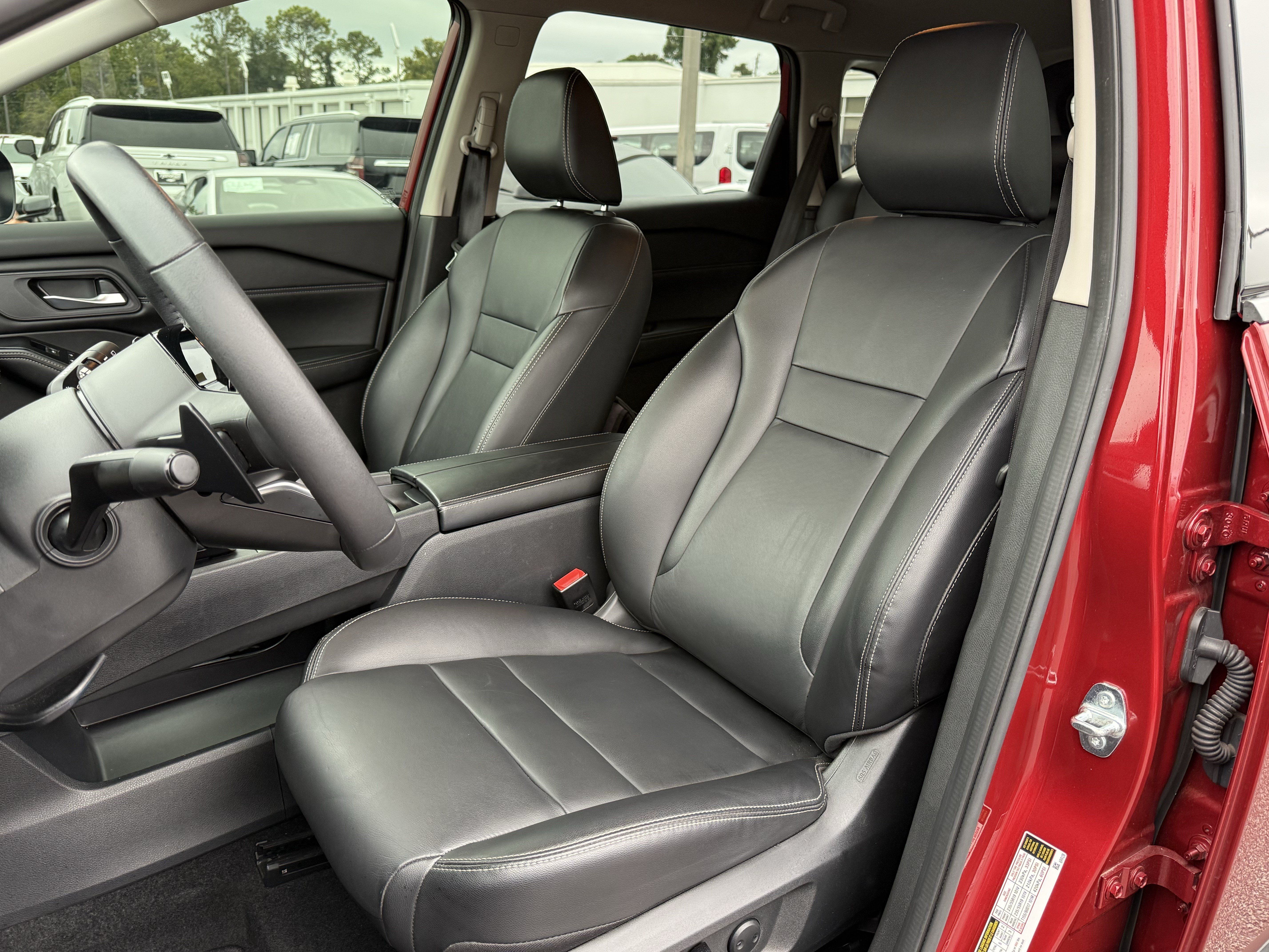 Used 2024 Nissan Rogue SL FWD image 16