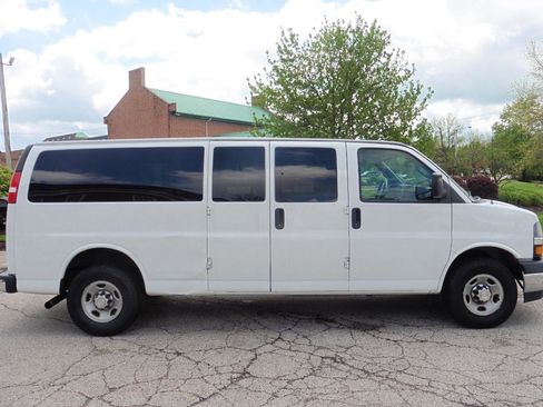 Used 2020 Chevrolet Express 3500 LT w/ LT Preferred Equipment Group RWD image 19