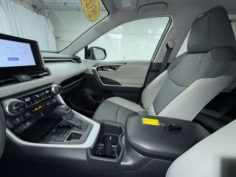Certified 2025 Toyota RAV4 XLE w/ Convenience Package AWD/4WD image 23