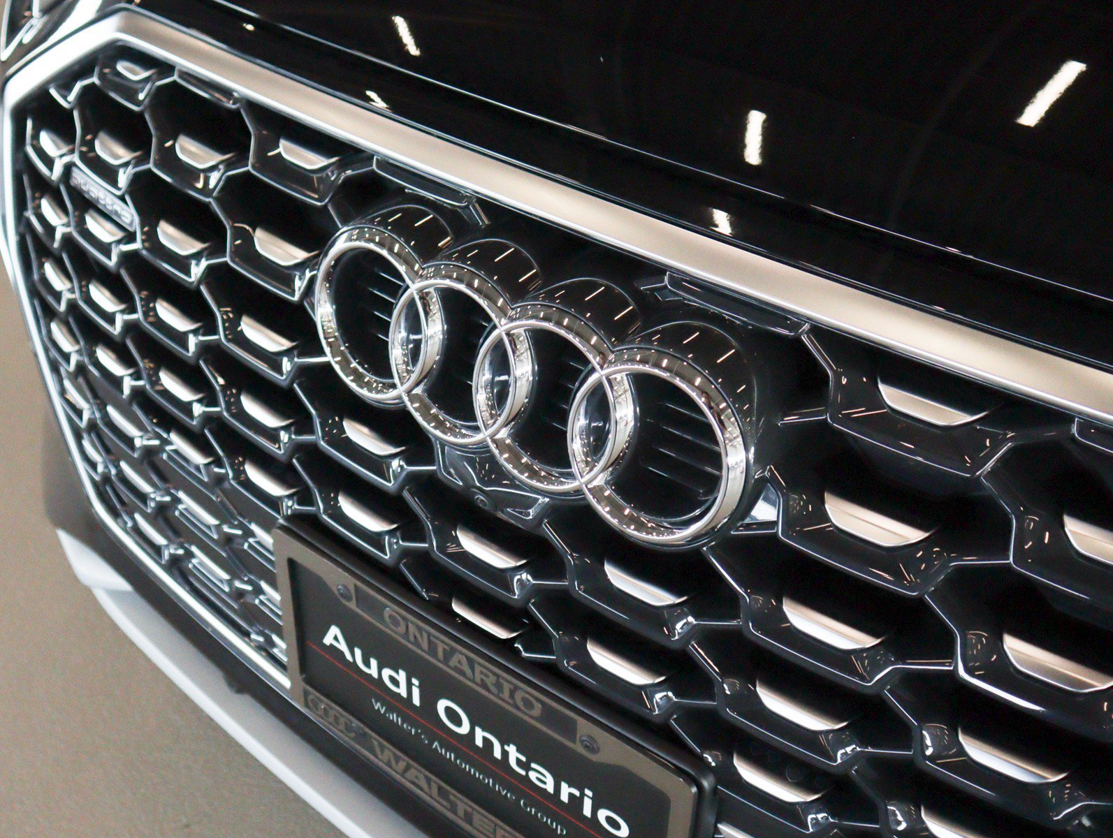 Used 2025 Audi Q5 2.0T Premium Plus w/ Premium Plus Package AWD/4WD image 32