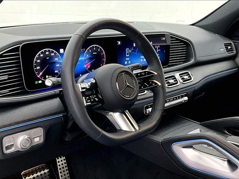 Used 2026 Mercedes-Benz GLS 450 4MATIC image 19