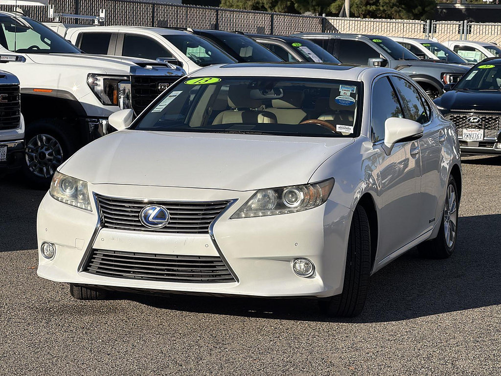 Used 2013 Lexus ES 300h w/ Premium Pkg FWD image 3