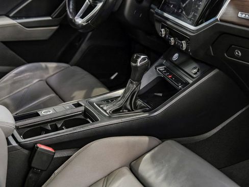 Used 2020 Audi Q3 2.0T Premium Plus w/ Premium Plus Package image 27