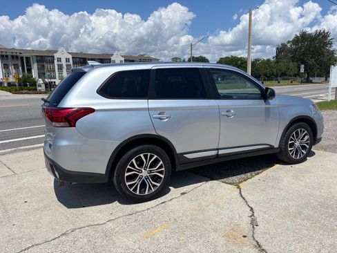 Used 2017 Mitsubishi Outlander ES image 5