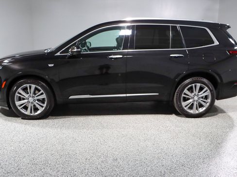 Used 2023 Cadillac XT6 Premium Luxury w/ Technology Package FWD image 10
