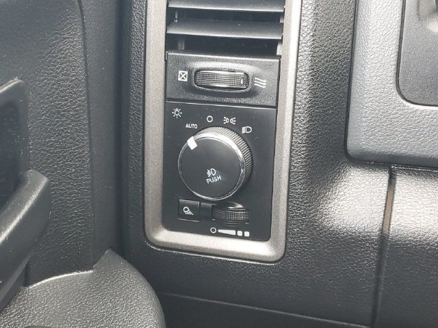 Used 2017 RAM 1500 Express w/ Express Value Package AWD/4WD image 18