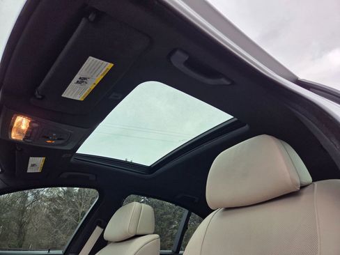 Used 2013 BMW 550i Sedan image 29