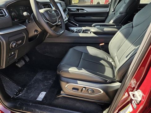 New 2026 Jeep Grand Wagoneer 2WD image 18