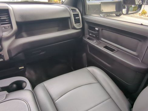 Used 2021 RAM 5500 Tradesman w/ Chrome Appearance Group image 15