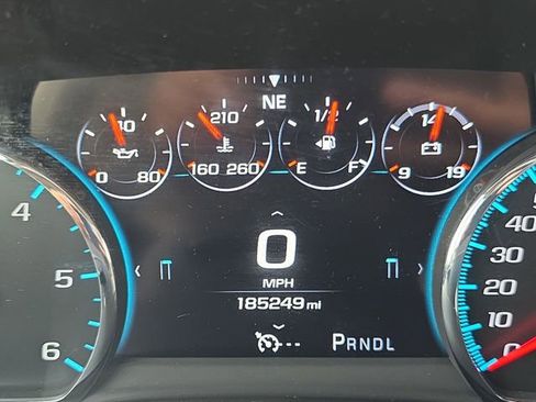 Used 2017 Chevrolet Suburban Premier RWD image 23