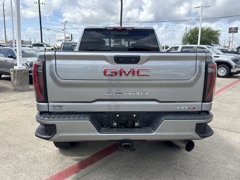 Used 2025 GMC Sierra 2500 AT4 w/ AT4 Premium Plus Package image 12