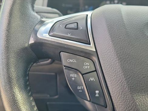 Used 2022 Ford Edge Titanium w/ Equipment Group 301A AWD/4WD image 22