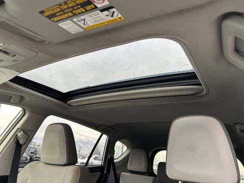 Used 2015 Toyota RAV4 XLE image 29