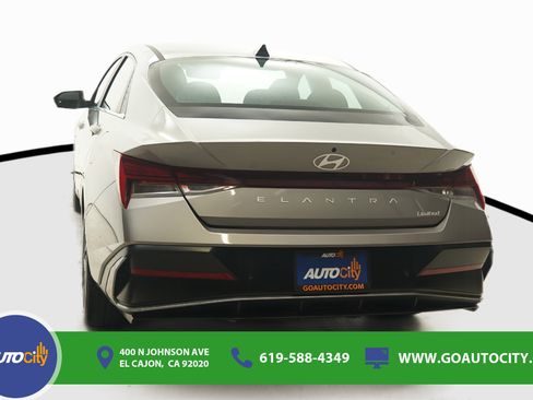 Used 2024 Hyundai Elantra Limited FWD image 15