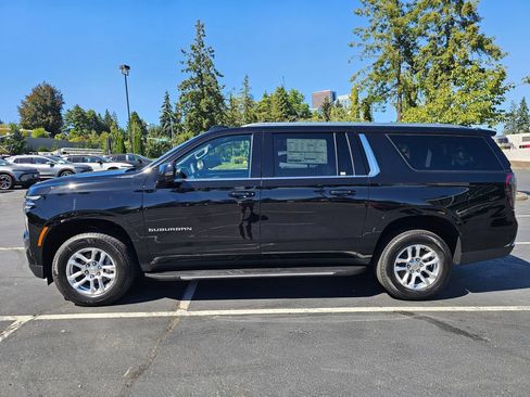 New 2026 Chevrolet Suburban LT w/ Comfort Package AWD/4WD image 2