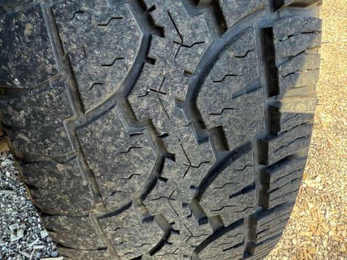 Used 2010 Nissan Frontier SE image 15