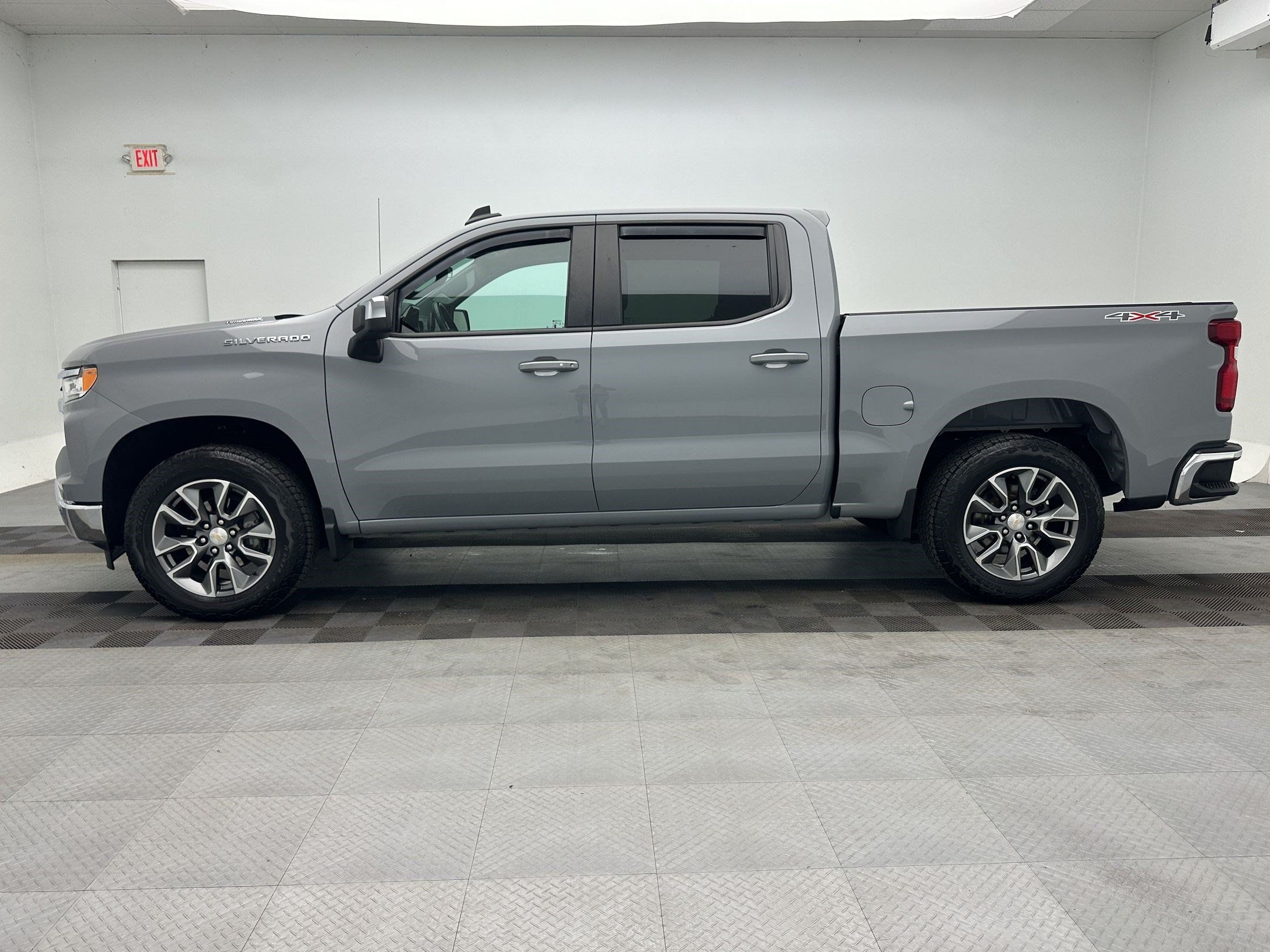 Certified 2024 Chevrolet Silverado 1500 LT AWD/4WD image 2