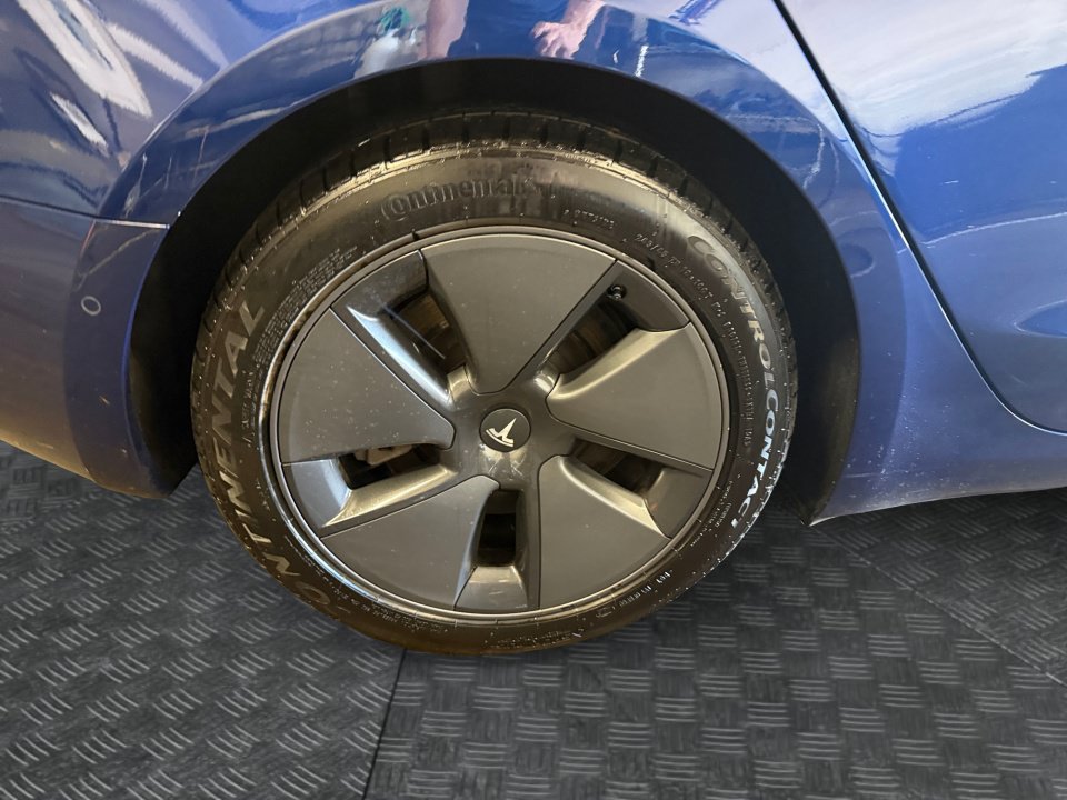 Used 2021 Tesla Model 3 Long Range AWD/4WD image 27