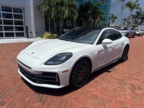 Used 2025 Porsche Panamera RWD image 2