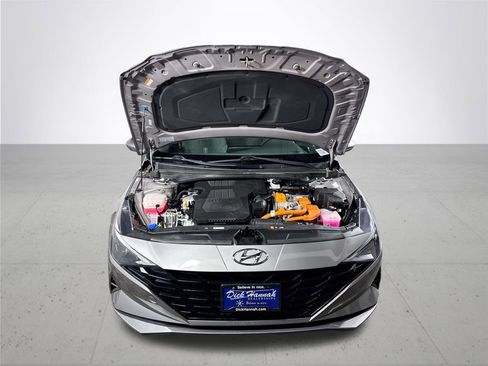 Used 2022 Hyundai Elantra Blue image 21