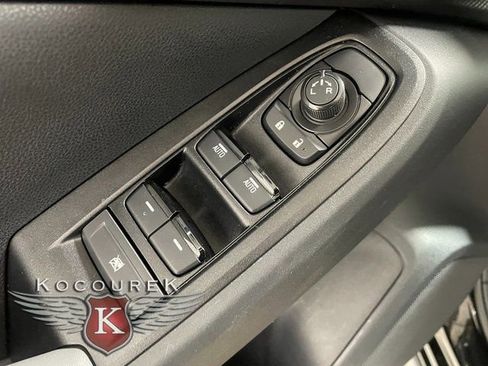 Used 2026 Subaru Crosstrek 2.0i Premium image 19