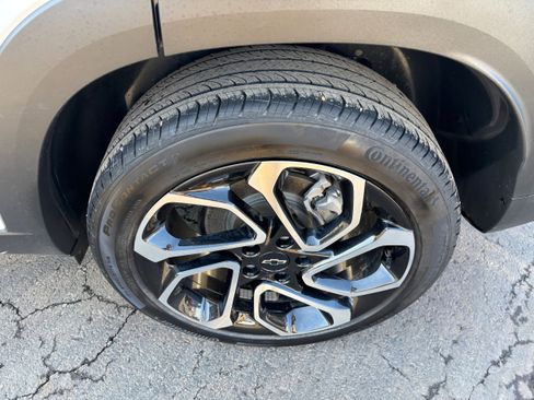 Used 2024 Chevrolet Trax RS w/ Sunroof Package image 7