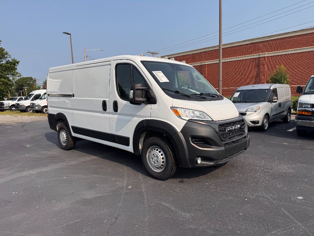 Used 2025 RAM ProMaster 2500 w/ Convenience Group FWD image 4