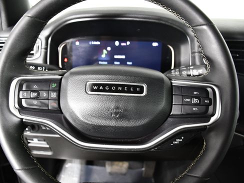 Used 2024 Jeep Wagoneer 4WD w/ HD Trailer Tow Package image 20