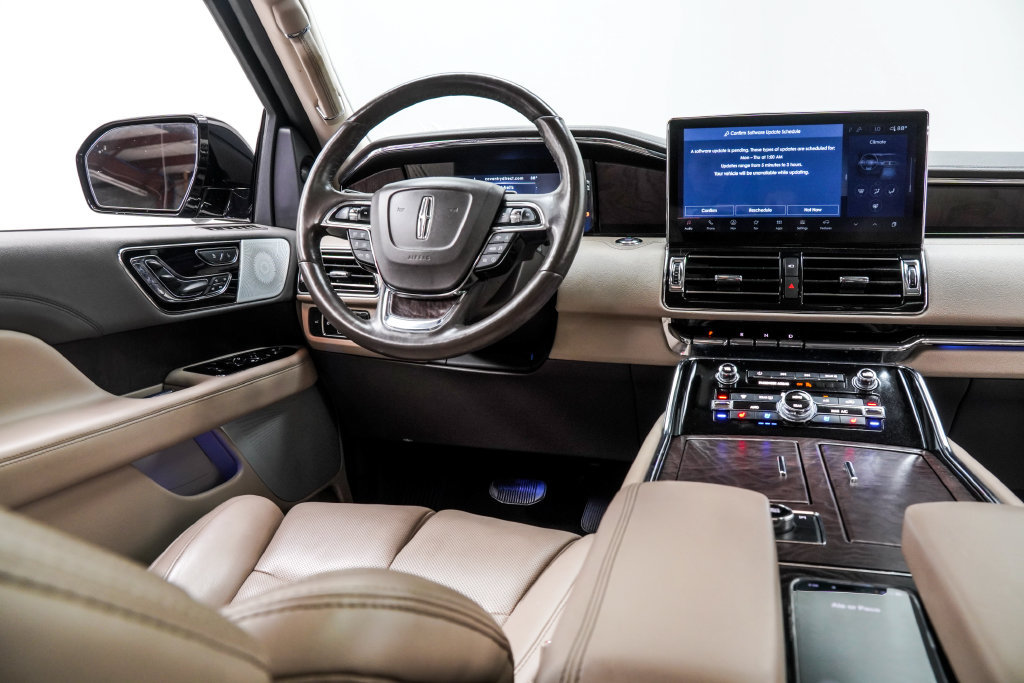 Used 2022 Lincoln Navigator Reserve AWD/4WD image 27