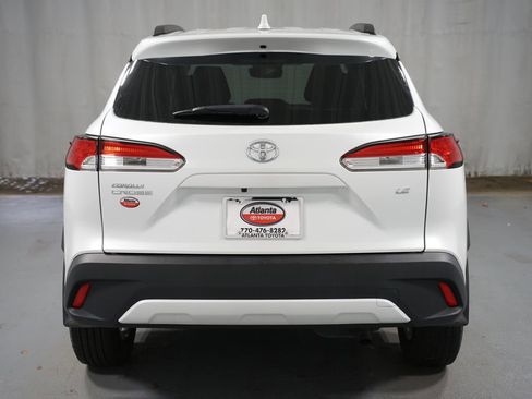 Certified 2024 Toyota Corolla Cross LE image 7