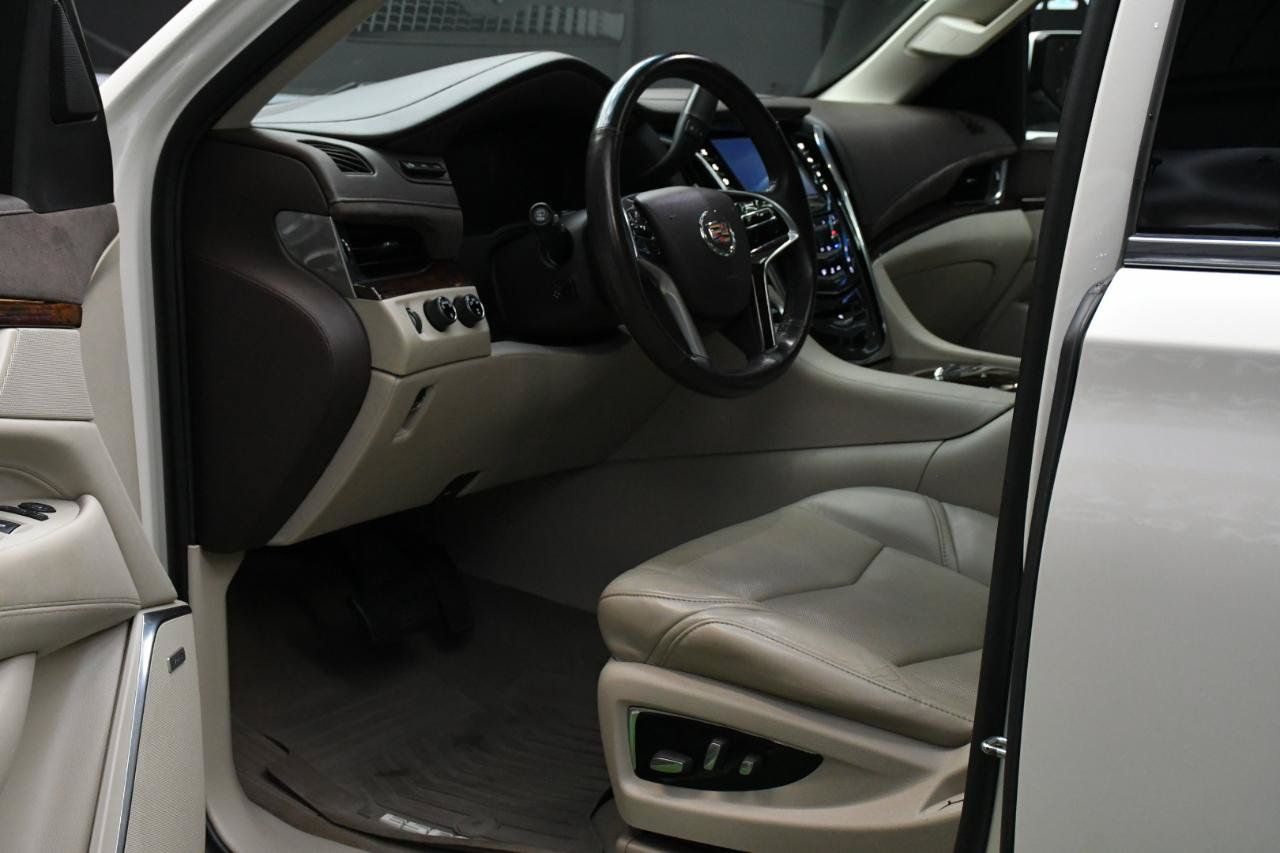 Used 2015 Cadillac Escalade Premium AWD/4WD image 16