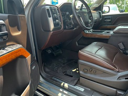 Used 2017 Chevrolet Silverado 1500 High Country AWD/4WD image 16