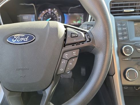 Used 2018 Ford Fusion S image 17