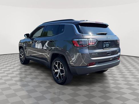 Certified 2024 Jeep Compass Latitude AWD/4WD image 7
