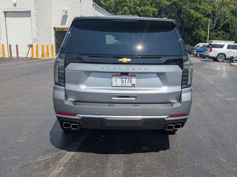 Used 2025 Chevrolet Suburban High Country AWD/4WD image 6
