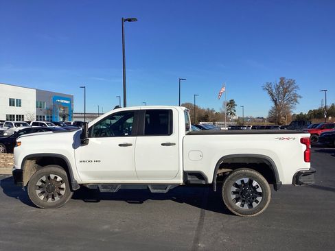 Used 2020 Chevrolet Silverado 2500 Custom w/ Custom Value Package image 6