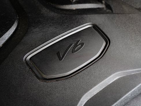 Used 2024 Porsche Cayenne image 35