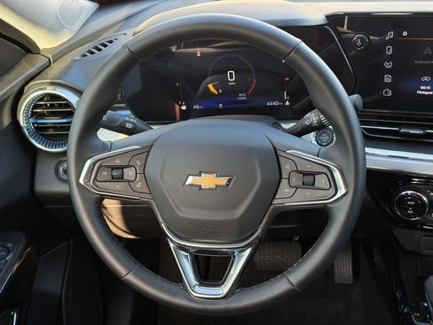 Used 2026 Chevrolet Trax LT w/ Driver Confidence Package FWD image 22
