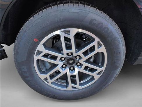 New 2025 Ford Expedition Active image 10