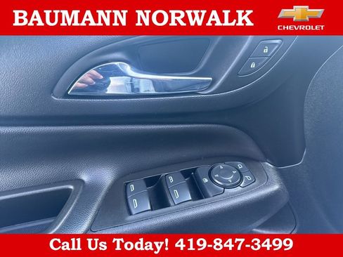 Used 2023 Chevrolet Equinox LT FWD image 15