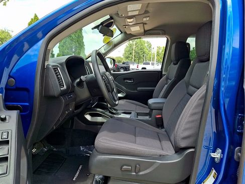 Used 2024 Nissan Frontier SV w/ Technology Package AWD/4WD image 13