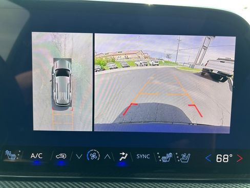Used 2025 Chevrolet Traverse High Country FWD image 35