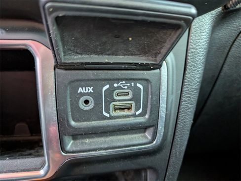 Used 2021 Jeep Wrangler Sport image 18