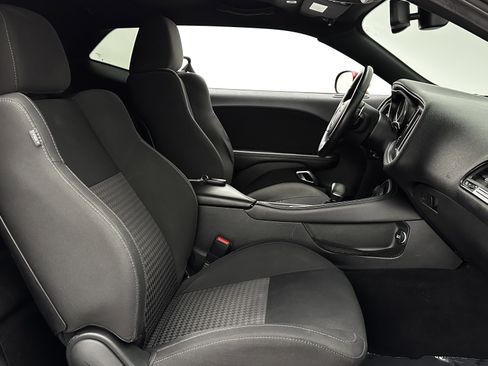 Used 2019 Dodge Challenger GT image 27