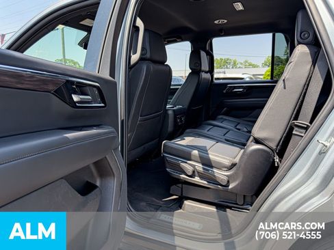 Used 2025 Chevrolet Tahoe LT AWD/4WD image 18