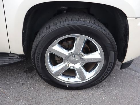 Used 2011 Chevrolet Tahoe LTZ image 41