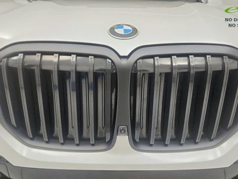 Used 2025 BMW X7 xDrive40i w/ M Sport Package AWD/4WD image 23